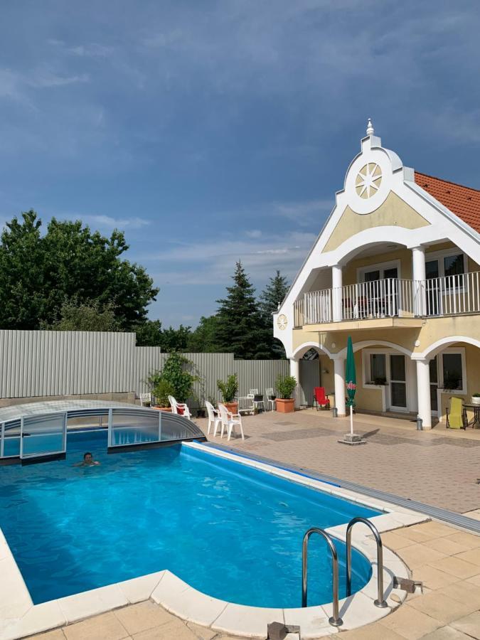 Lilium Villa Hévíz Esterno foto